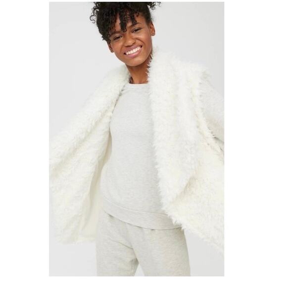 Aerie Jackets & Blazers - Arrie Faux Fur Vest Women’s Medium Ivory Cream Shaggy Open Front Draped Cozy